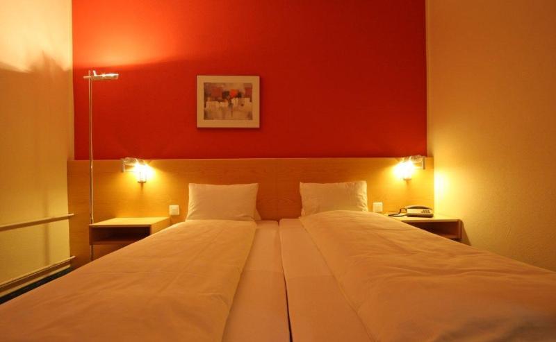 Esplanade Swiss Quality Hotel Davos Room photo